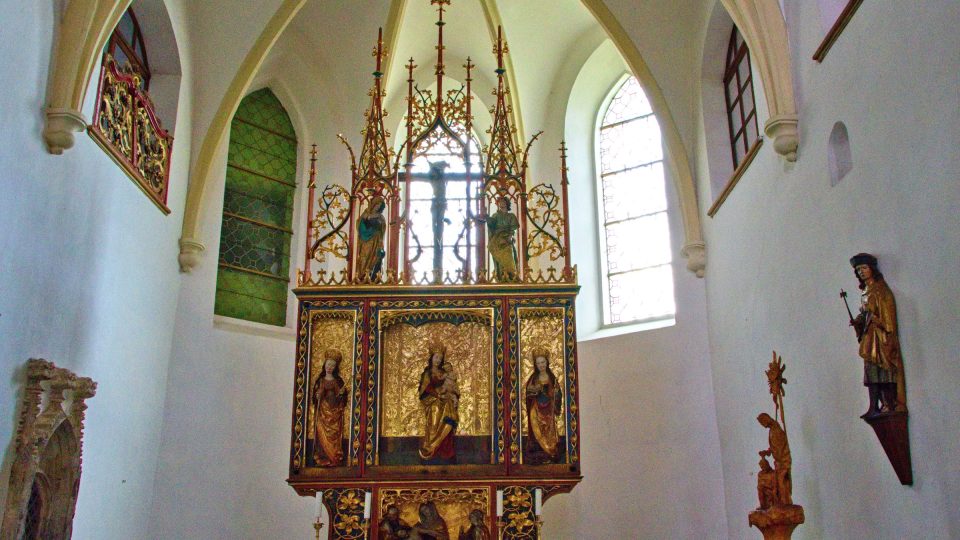 Valdštejnský oltář v Mariánské kapli, pozůstatek původního kostela