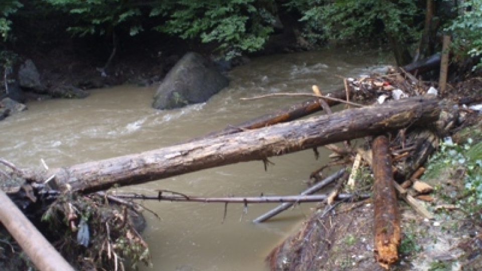 Škody po povodni ve Hřensku na Děčínsku