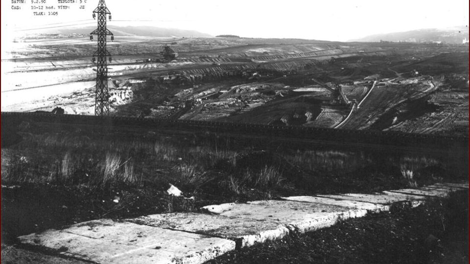Lom Chabařovice - r. 1990 - pohled ze západu na sever