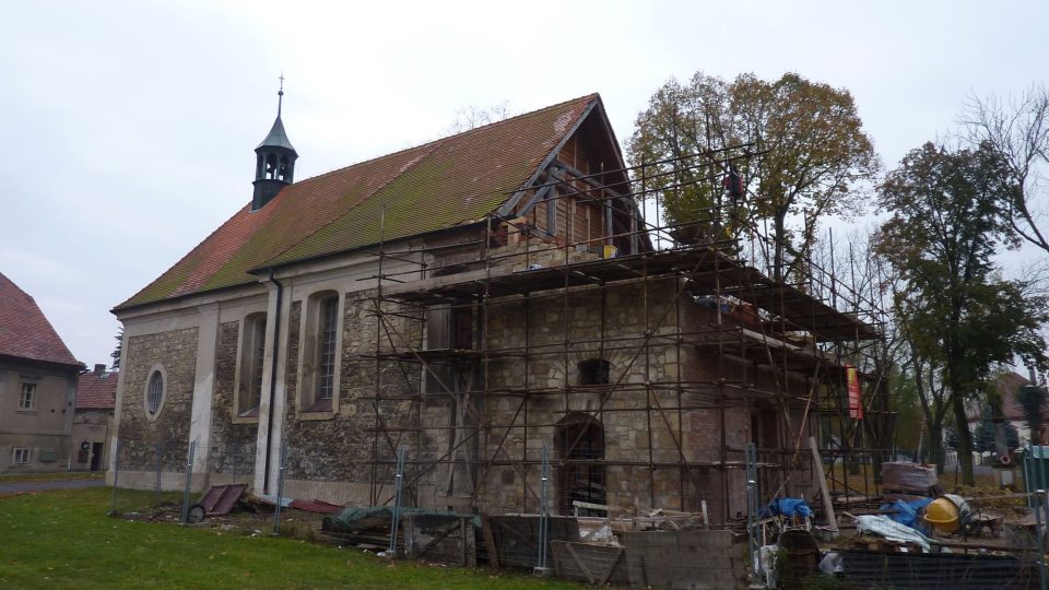 Rekonstruovaný kostel - Lenešice