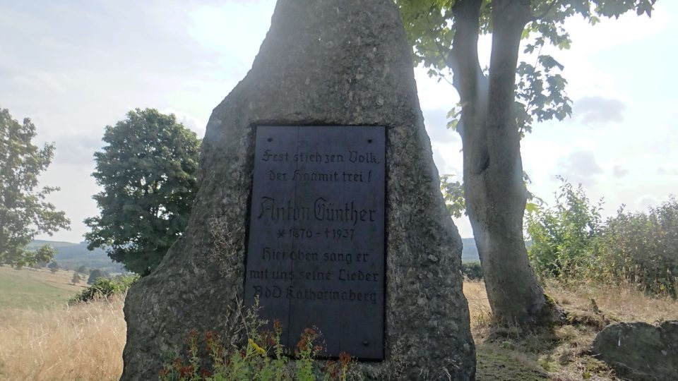 Pomník věnovaný Antonu Güntherovi