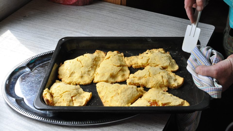 Pečeme v rozehřáté troubě na 180 stupňů po dobu 20 až 25 minut | foto: Martin Čuřík Pečeme v rozehřáté troubě na 180 stupňů po dobu 20 až 25 minut