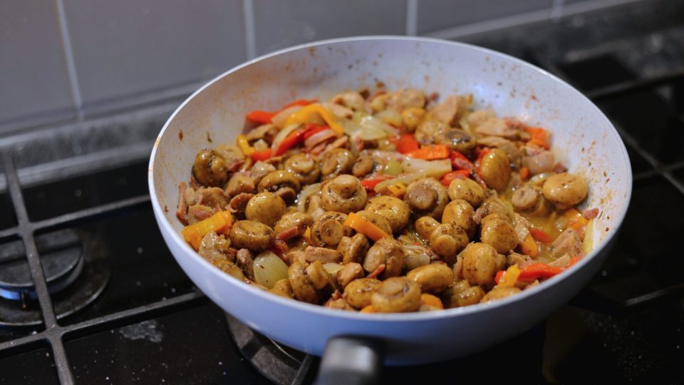 Guláš z býčích žláz připravil Václav Ségl | foto: Martin Čuřík Guláš z býčích žláz připravil Václav Ségl