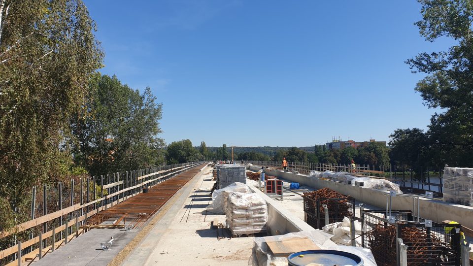 Oprava mostu ve Štětí pokračuje
