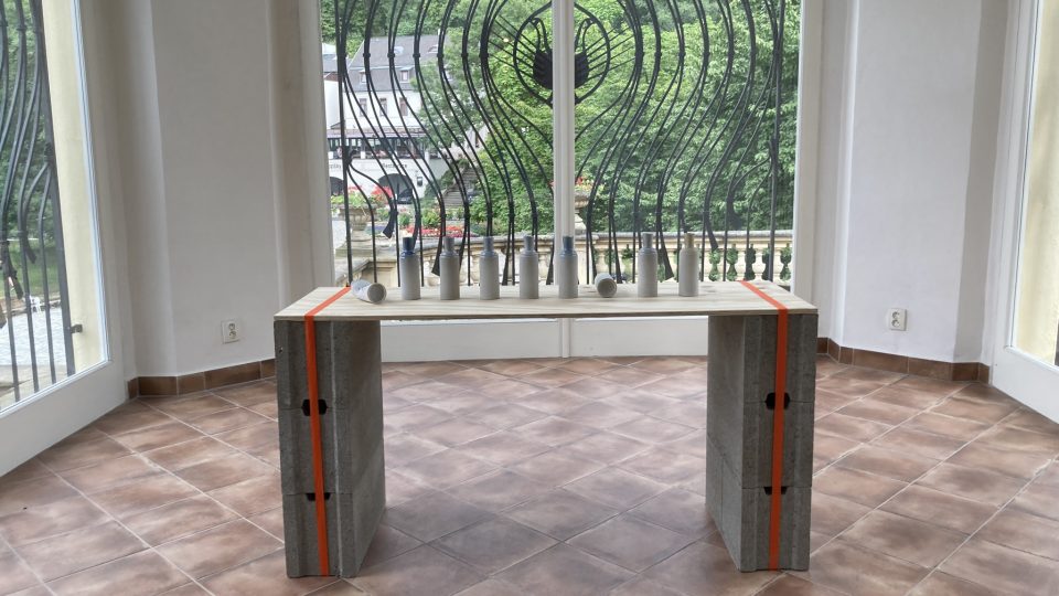 Marek Kounovský pod názvem Throw up ztvárnil plechovky na spreje