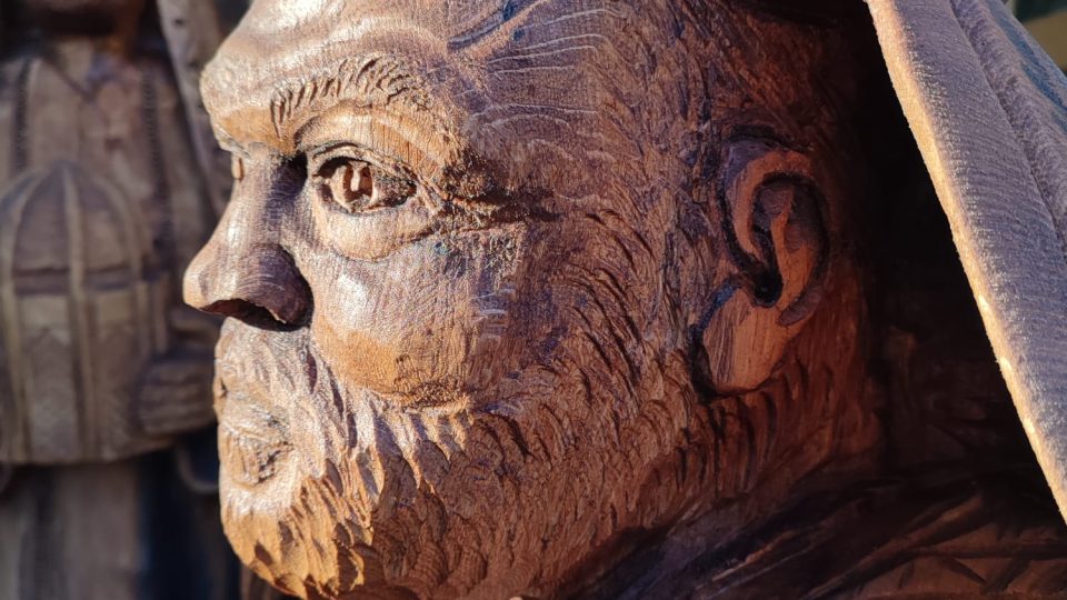 Betlém v Teplicích vytvořil řezbář Zdeněk Lamka