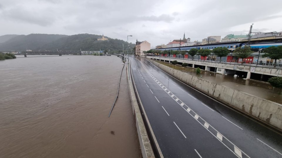 Labe v Ústí nad Labem 16. září ráno