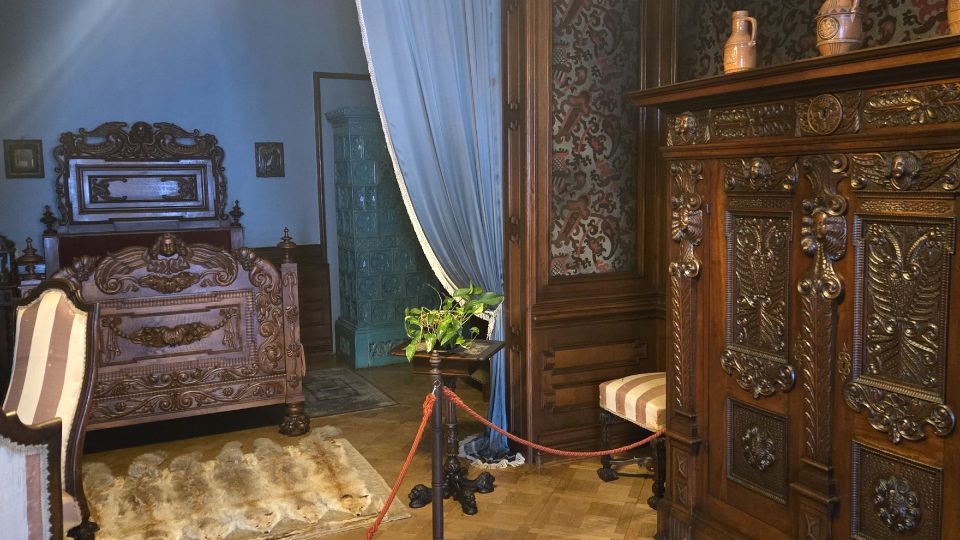 Práce se dřevem v zámeckém interiéru je ohromující