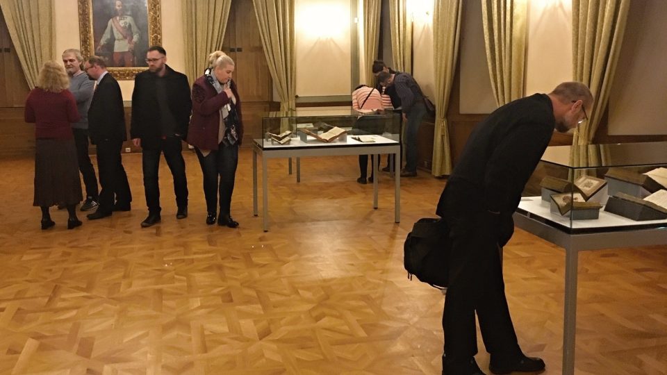 Na zámku v Děčíně vystavují historické rukopisy rodu Thunů