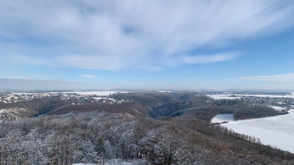 Zimní výhled z Rozhledny Závist | foto: Obec Dolní Břežany Zimní výhled z Rozhledny Závist