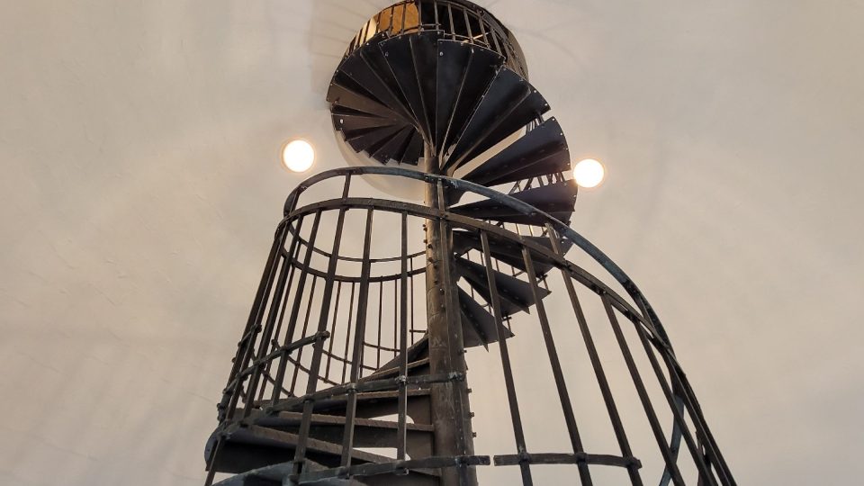 Ocelové schodiště do nejvyšší části rozhledny | foto: Miroslav Kobza, Český rozhlas Ocelové schodiště do nejvyšší části rozhledny