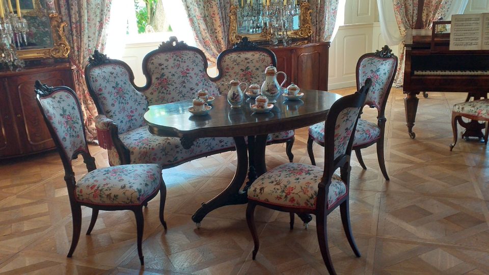 Při prohlídce můžete nahlédnout i do pokoje císařovny