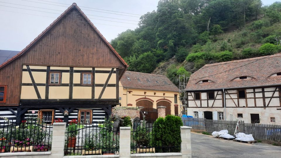 Povrly, soubor hrázděných budov | foto: Veronika Jaklová, Český rozhlas Povrly, soubor hrázděných budov