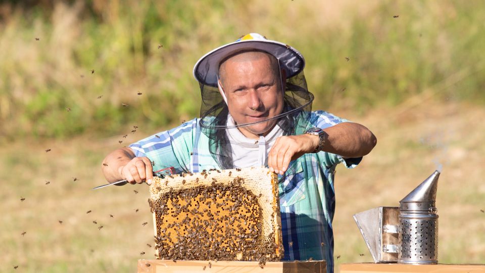 Augustin Uváčik, odborníka na chov včel a učitel včelařství