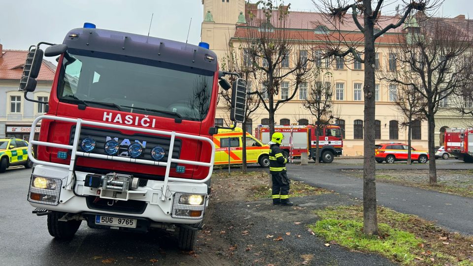 V Terezíně cvičí hasiči, policisté a zdravotní záchranáři.