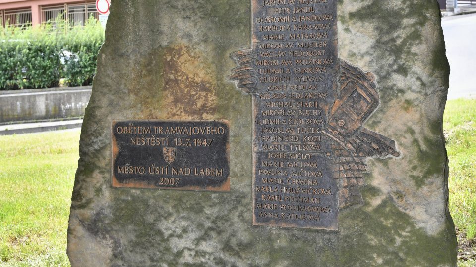 Památník obětem tramvajového neštěstí roku 1947