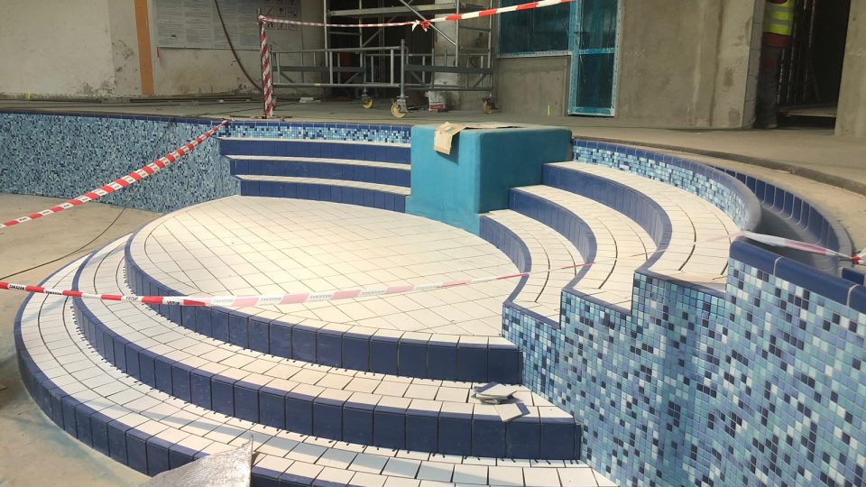 Přestavba a dostavba teplického Aquacentra - vstup do kruhového bazénu