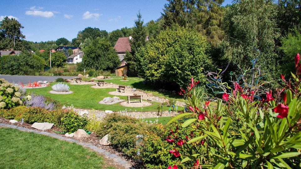 Skleněné květiny jsou propojené s živou přírodou | foto: Jaroslav Hoření, Český rozhlas Skleněné květiny jsou propojené s živou přírodou