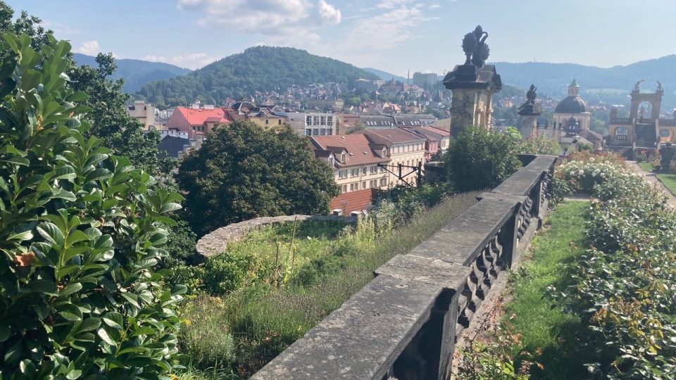 Zámek Děčín, rekonstrukce Dlouhé jízdy a Růžové zahrady