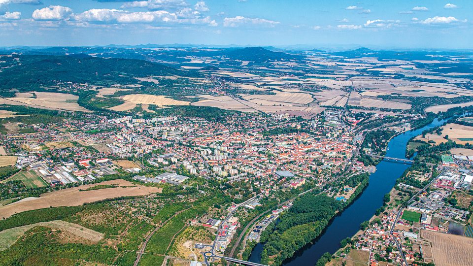Město Litoměřice je často pro svou úrodnou polohu známé také jako Zahrada Čech. Královským městem se staly v rozmezí let 1219 a 1228. Od 13. do 17. století si město udrželo dominantní postavení mezi městy celé severní poloviny Čech