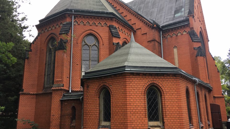 Práce na obnově „Červeného kostela“ ve Varnsdorfu pokračují