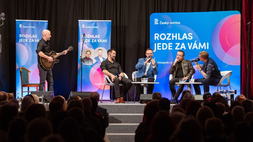 Vystoupili Jan Tulenko (kytara), Václav Noid Bárta, René Zavoral, Mirek Vaňura a moderátor Aleš Cibulka