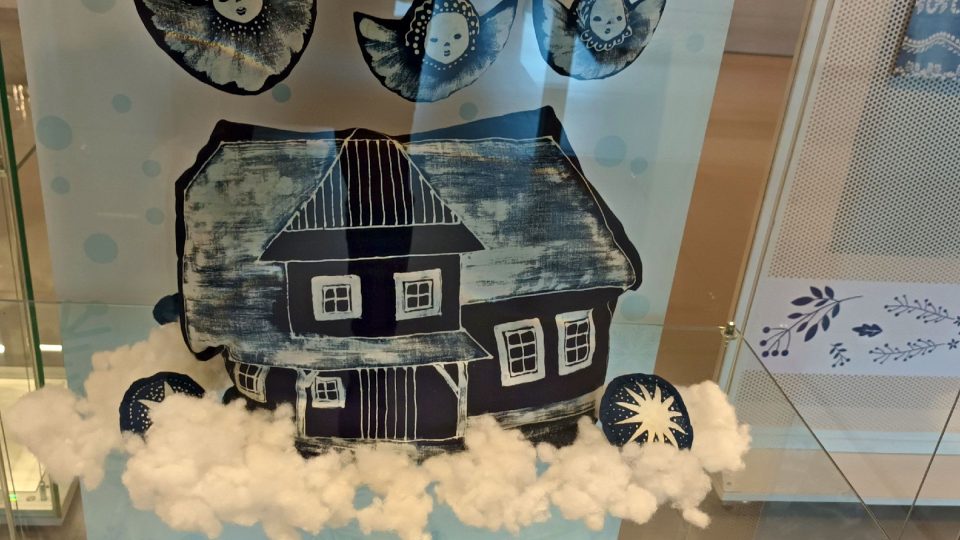 Modrotiskové domky jsou pod sněhem | foto: Silvie Pospíšilová, Český rozhlas Modrotiskové domky jsou pod sněhem