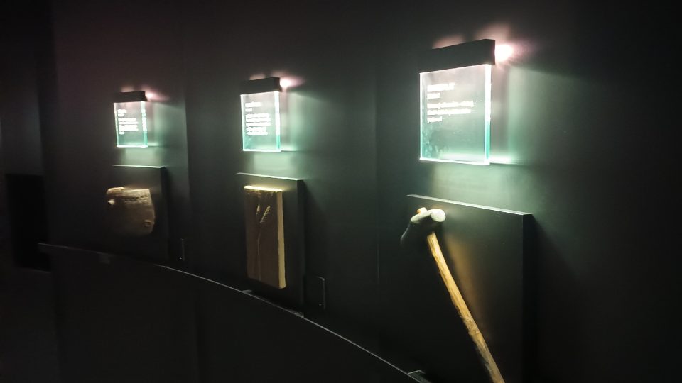 Na haptické stezce si exponáty můžete osahat | foto: Silvie Pospíšilová, Český rozhlas Na haptické stezce si exponáty můžete osahat