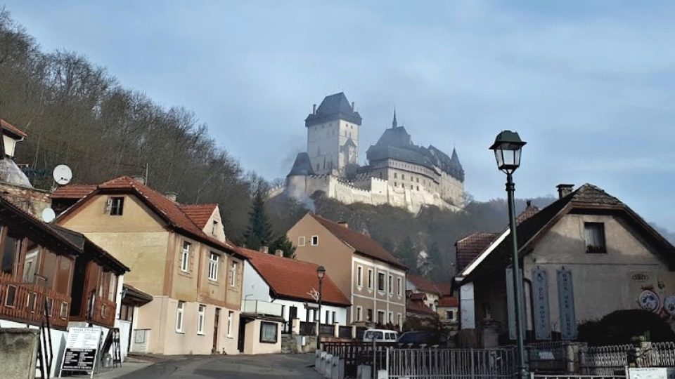 Hrad Karlštejn má v zimě zvláštní kouzlo