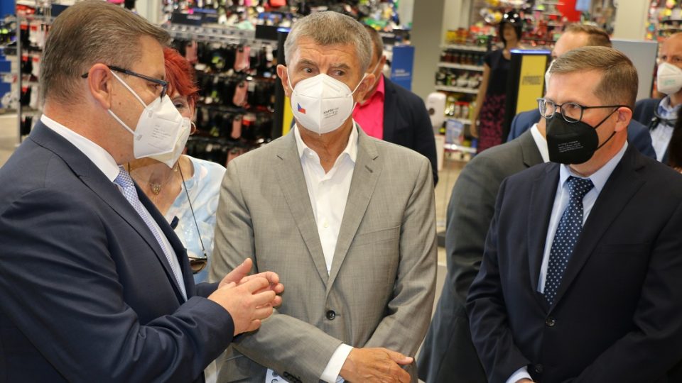 Na nové očkovací centrum bez registrace v Ústí nad Labem se přijel podívat i premiér Babiš