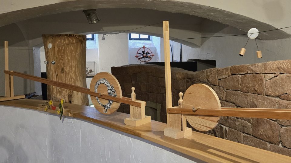 Jedno z hravých dračích zákoutí v trutnovské galerii
