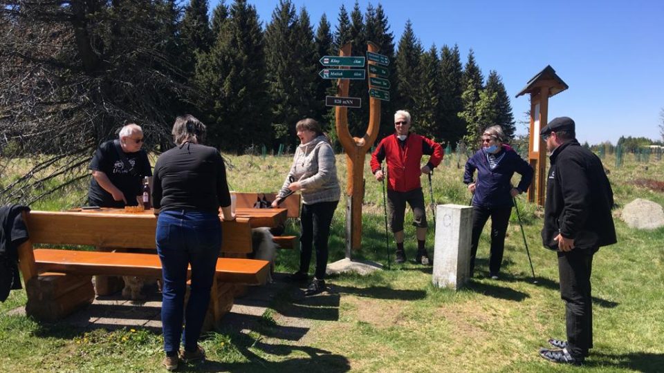 Na zelené hranici u Klínů v Krušných horách uspořádali Češi a Němci společný piknik