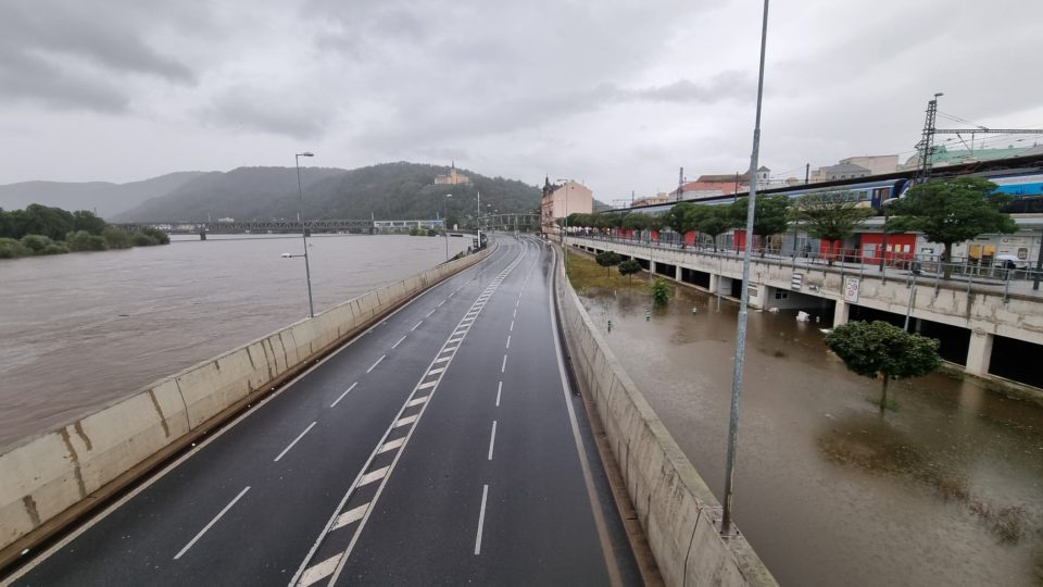 Labe v Ústí nad Labem 16. září ráno