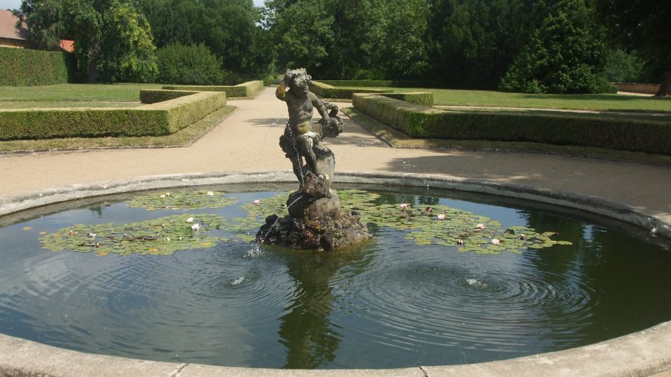 Francouzská zahrada u zámku v Libochovicích