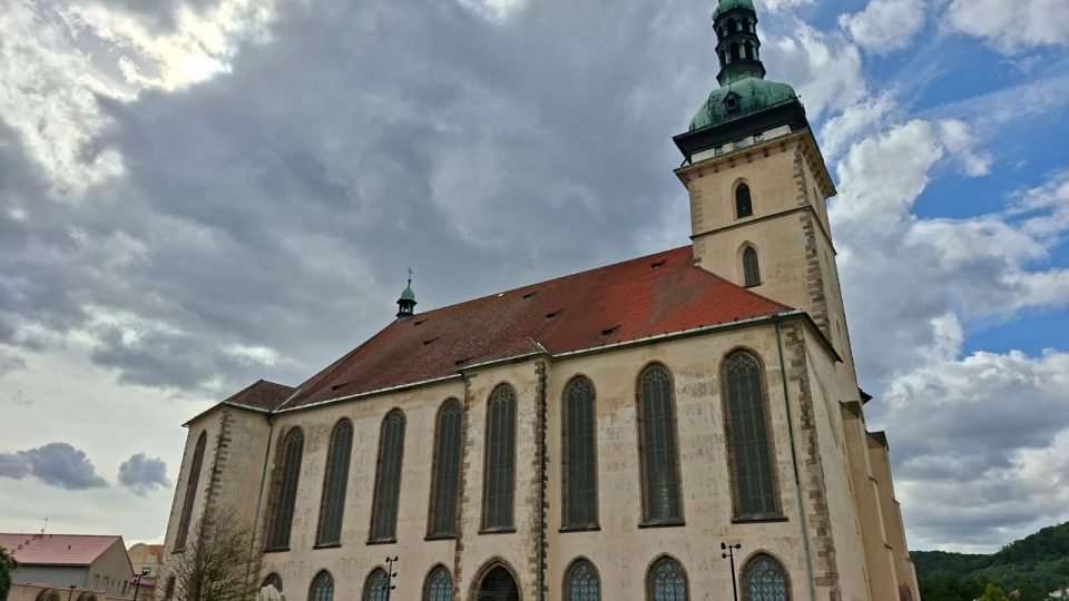 Přesunutý kostel Nanebevzetí Panny Marie v Mostě