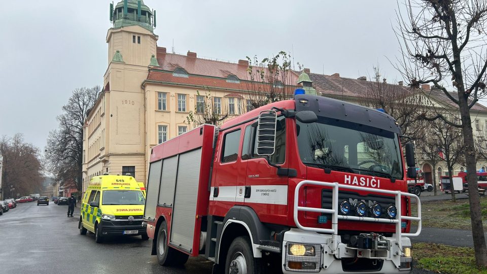 V Terezíně cvičí hasiči, policisté a zdravotní záchranáři.