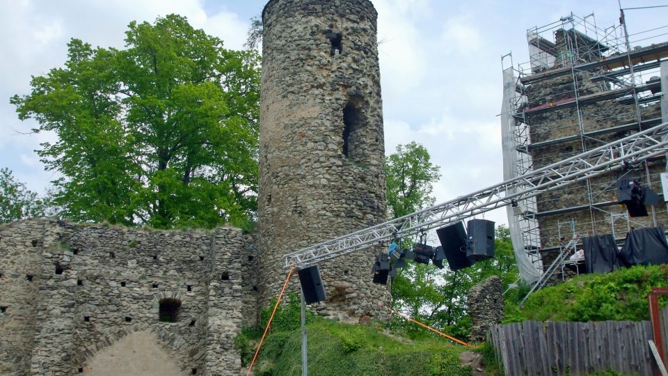 190527 - CZN-hrad Kostomlaty-malá věž.JPG