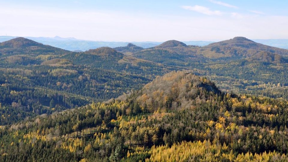 Pohled na Malý Stožec z Jedlové