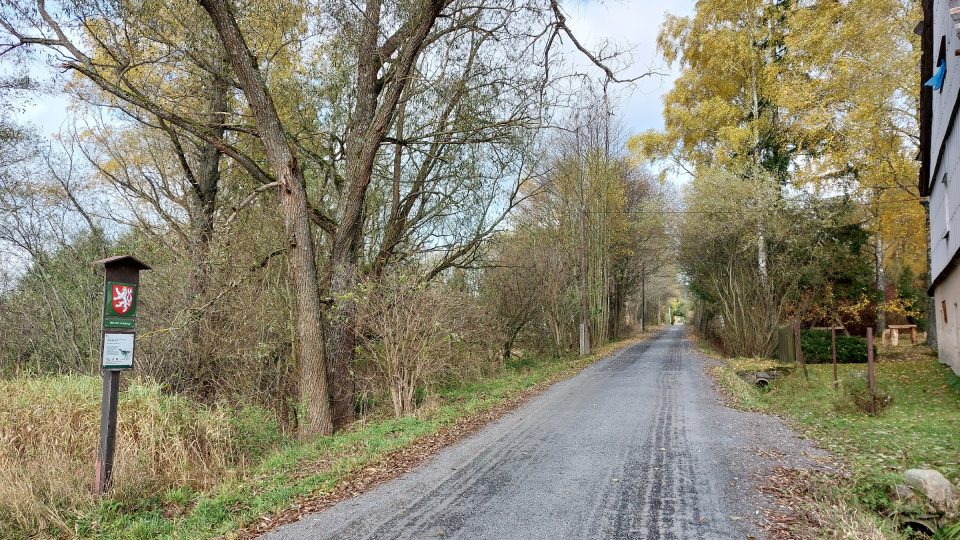 V tomto místě býval můstek přes náhon