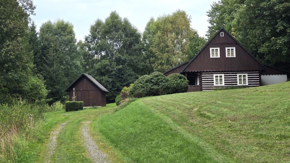 Na Stezce Bílé lišky, Sněžné čp. 84