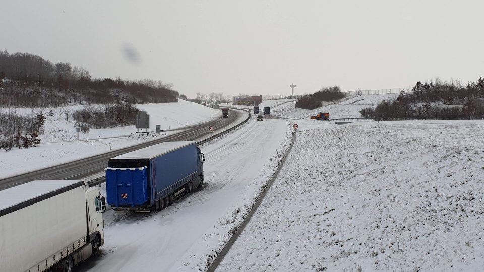 D8 na exitu u Libouchce směrem na Drážďany 5. února 2020
