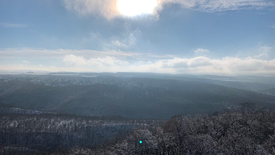 Zimní výhled z Rozhledny Závist | foto: Obec Dolní Břežany Zimní výhled z Rozhledny Závist