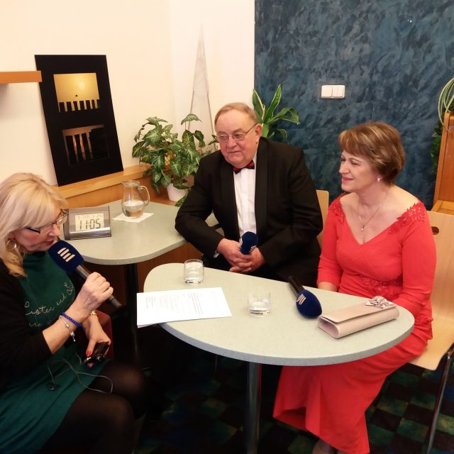 Manželé Prouzovi v radioklubu s Ladou Klokočníkovou | foto: Radka Šubrtová,  Český rozhlas