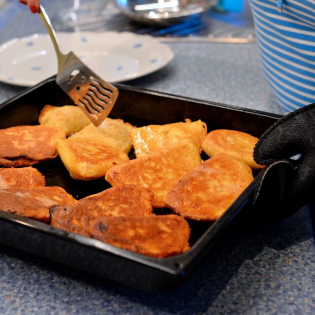 Recept na bramborové tašky s jablky od Lilky Schweidlerové | foto: Český rozhlas