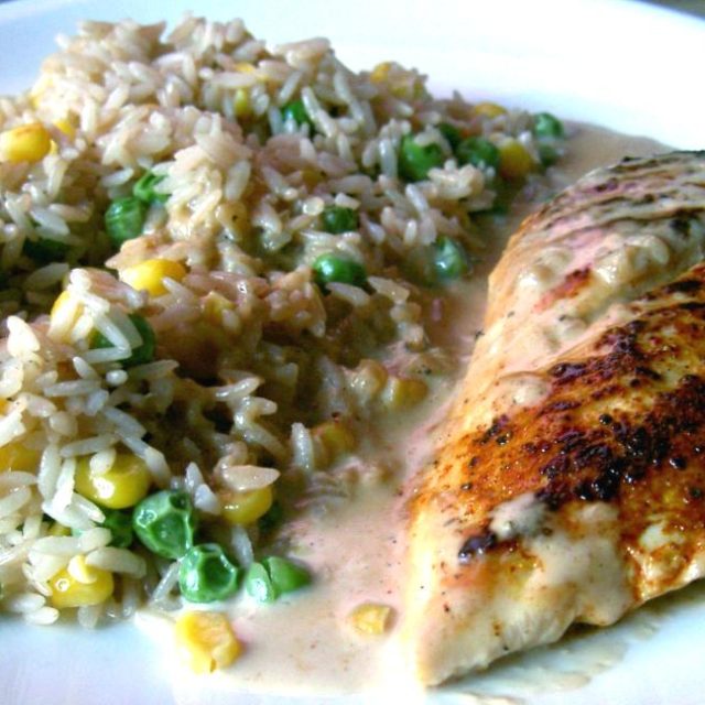 Marocké kuře. Exotika na vašem talíři se spoustou arabského koření spolu s nasládlou omáčkou a rýží  (ilustrační foto) | foto: Fotobanka stock.xchng