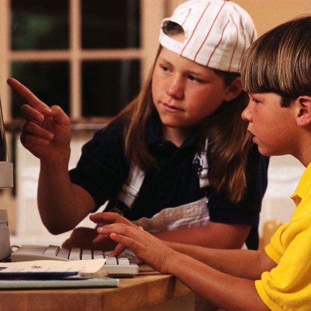 Děti u počítače  (ilustr. obr.) | foto:  Corbis