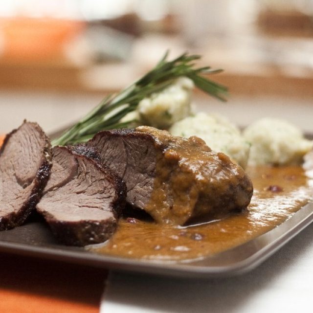 Kýta na talíři  (ilustr. obr.) | foto: Czech Specials