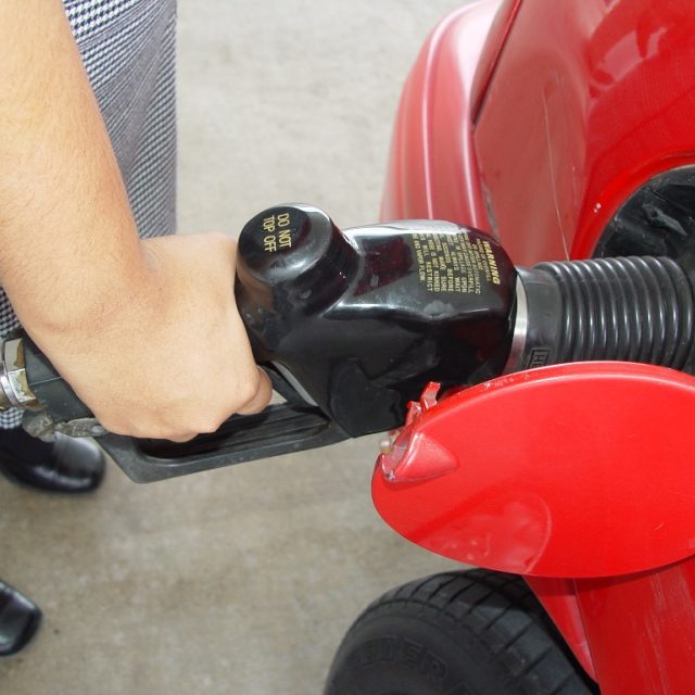 Tankování benzinu | foto: Fotobanka RGBStock