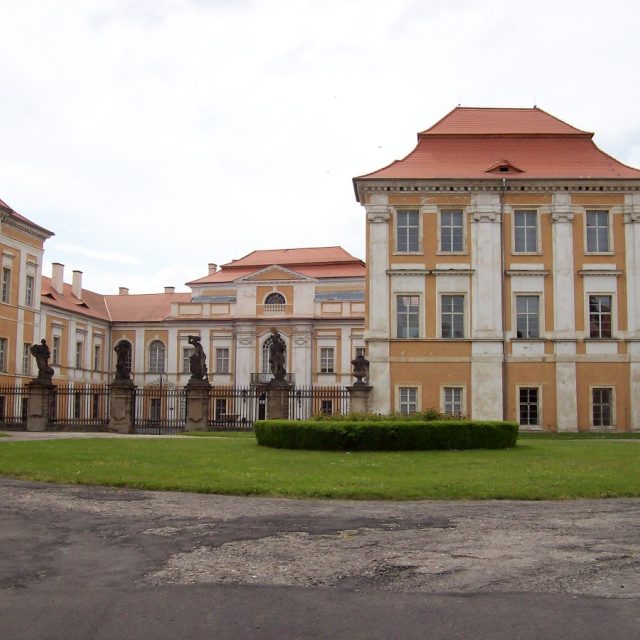 Zámek Duchcov - průčelí | foto: Stanislava Brádlová,  Český rozhlas