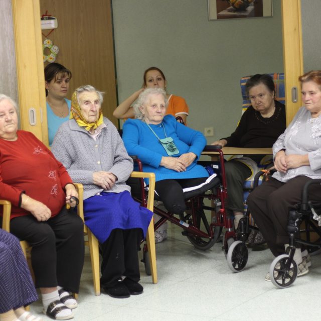 V domově pro seniory  (ilustr. obr.) | foto: Milan Kopecký,  Český rozhlas